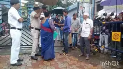 কলকাতা: অবশেষে আদালতের শর্তসাপেক্ষে আজ থেকে খুলবে সাউথ ক্যালকাটা কসবা ল' কলেজের গেট