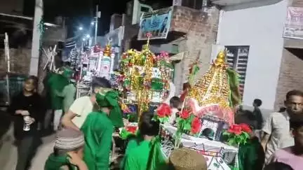 सवायजपुर: पाली कस्बे में दसवीं मोहर्रम पर निकाला गया ताजिया जुलूस, कर्बला में किया गया सुपुर्द-ए-खाक