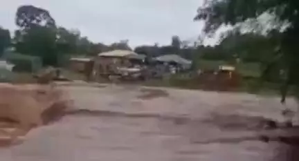 डिंडौरी: गौरा कन्हारी में भारी बारिश से बढ़नेर नदी उफान पर, दर्जनों गांवों का संपर्क टूटा