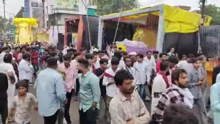 रतलाम नगर: रतलाम में देर रात निकला ताजियों का कारवां, पंच पीर दरगाह पर छिटे देकर किया ठंडा, 500 जवान रहे तैनात