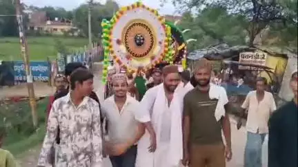 हमीरपुर: सुमेरपुर कस्बे में मोहर्रम पर निकाला गया ताजिया जुलूस
