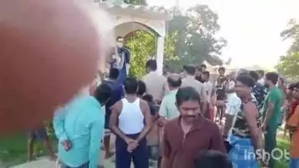 जलालपुर: करीमनगर कोरझा में शरारती तत्वों ने अंबेडकर प्रतिमा को किया क्षतिग्रस्त, सूचना पर पहुंची पुलिस