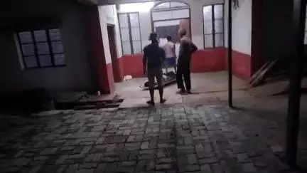 गोड्डा: बुधासन गांव में मानसिक रूप से कमजोर किशोर ने फांसी लगाकर दी जान, अस्पताल में हुआ पोस्टमार्टम