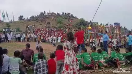 प्रखंड क्षेत्र के दर्जनों गांव समेत मिलत आजाद कमिटी मुरली द्वारा ताजिया का कराया गया पहलाम, सैकड़ो पुलिस कर्मी रहे मौजूद।