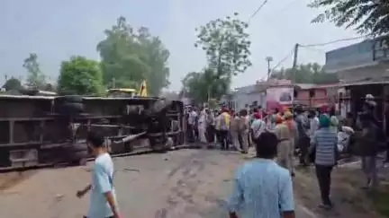 ਹੁਸ਼ਿਆਰਪੁਰ: ਪਿੰਡ ਸੱਗਰਾ ਨਜ਼ਦੀਕ ਮਿਨੀ ਬੱਸ ਦੇ ਪਲਟਨ ਕਾਰਨ 4 ਲੋਕਾਂ ਦੀ ਹੋਈ ਮੌਤ, 30 ਤੋਂ ਵੱਧ ਜ਼ਖ਼ਮੀ