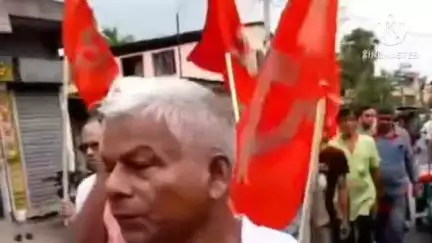 মগরাহাট ২: 9 জুলাই সাধারণ ধর্মঘটের সমর্থনে শালিকা বাজার এলাকায় মিছিল করল CPI(M)