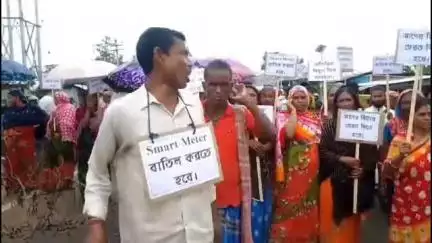 উদয়পুর: অত্যাধিক বিদ্যুৎ বিল আসার প্রতিবাদে এবার রাস্তা অবরোধে বসলো রাজধরনগর এলাকায় প্রাক্তন মুখ্যমন্ত্রীর বাড়ির সামনে