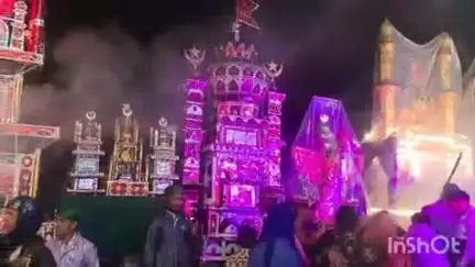 सोहागपुर: सोहागपुर में पुराने थाने के पीछे रखे गए ताजिए, लोगों ने मांगी दुआएं, आज होगा विसर्जन
