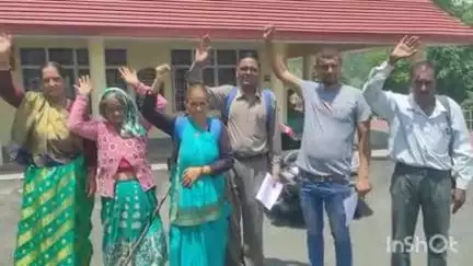 बागेश्वर: पलायन गांव में PWD सड़क ध्वस्त होने से ग्रामीण बिशन गोस्वामी के आवासीय मकान को खतरा
