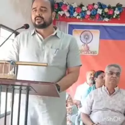 પેટલાદ: કોલેજ ચોકડી નજીક APMC હોલ ખાતે એક રાષ્ટ્ર એક ચૂંટણી સંદર્ભે નાગરિક સંમેલન યોજાયું, ધારાસભ્ય સહીત અગ્રણીઓ ઉપસ્થિત રહ્યા