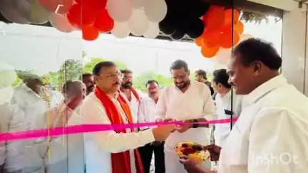 नेर: शहरातील युनिक शू पॉईंट चे खासदार संजय देशमुख यांच्या हस्ते करण्यात आले उद्घाटन