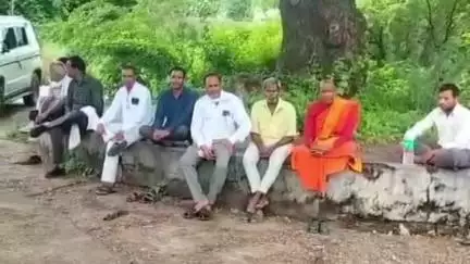 दतिया नगर: ग्राम दुरसड़ा में अज्ञात कारणों से किशोरी ने फांसी लगाकर की आत्महत्या, जिला अस्पताल में हुआ पोस्टमार्टम