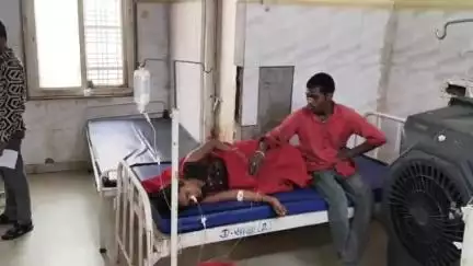 बीना: ग्राम जरहा: मोबाइल छीनने से नाराज़ 20 वर्षीय युवती ने खाया जहरीला पदार्थ, अस्पताल में भर्ती