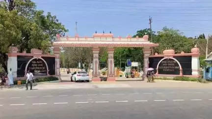 விருதுநகர்: அடிப்படை வசதிகள் செய்து தரக்கோரி எம்ஜிஆர் காலனி மக்கள் ஆட்சியர் அலுவலகத்தில் கோரிக்கை மனு
