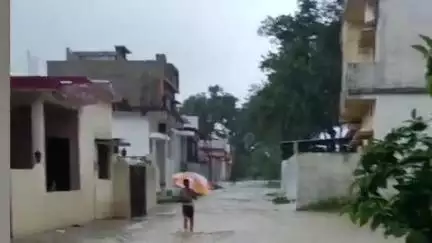 छपारा: छपारा में तेज बारिश से हाईवे कॉलोनी और जय राम कॉलोनी में घुसा पानी, जनजीवन अस्त-व्यस्त