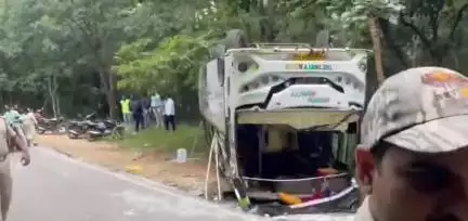 ಯಳಂದೂರು: ಬಿಳಿಗಿರಿರಂಗಬೆಟ್ಟ ರಸ್ತೆಯಲ್ಲಿ ಮಿನಿ ಬಸ್ ಪಲ್ಟಿ: ತುಮಕೂರು ಮೂಲದ 12ಕ್ಕೂ ಹೆಚ್ಚು ಮಂದಿ ಪೆಟ್ಟು