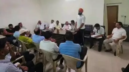 पांवटा साहिब: विश्राम गृह में विधायक सुखराम चौधरी ने भाजपा कार्यकर्ताओं के साथ की बैठक