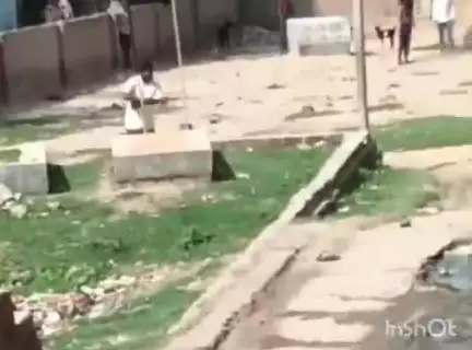 हरदोई: पिहानी के महमूदपुर सरैया गांव में बच्चों के विवाद में दिनदहाड़े दो पक्षों के बीच गोलीबारी, दो घायल, वीडियो वायरल