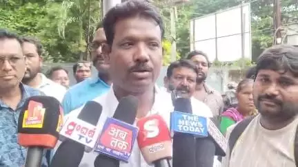 ରାୟଗଡା: ଗୁଣୁପୁର ସହରରେ ବାଲିର ଘୋର ଅଭାବ ଯୋଗୁଁ ରାୟଗଡା କାର୍ଯ୍ୟାଳୟରେ ଜିଲ୍ଲାପାଳଙ୍କୁ ଅଭିଯୋଗ ଶୁଣାଣୀରେ ଭେଟି ପ୍ରତିକ୍ରିୟା ଦେଲେ ସହର ବାସିନ୍ଦା