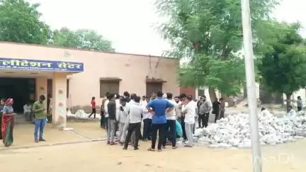 चूरू: युवक की हत्या मामले में मृतक का पोस्टमार्टम डीबी अस्पताल चूरू में हुआ