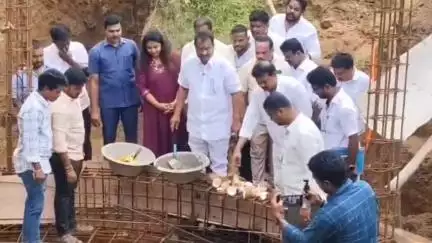 శ్రీకాకుళం: నరసన్నపేట పట్టణంలోని దేశవానిపేట వద్ద నిర్మిస్తున్న రక్షిత మంచినీటి పథక పనులను ప్రారంభించిన ఎమ్మెల్యే బగ్గు రమణమూర్తి