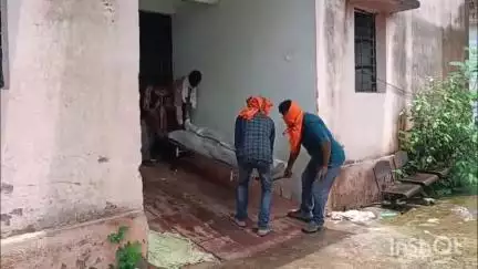 मेदिनीनगर (डालटनगंज): पड़वा थाना क्षेत्र में मानसिक तनाव के चलते 19 वर्षीय युवती ने फांसी लगाकर की आत्महत्या, पुलिस जांच में जुटी