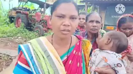 ଫୁଲବାଣୀ ସହର: କଟଗଡ ରେଞ୍ଜ କାର୍ଯ୍ୟାଳୟରେ ଵଣ୍ଡାପିପିଲି ଗ୍ରାମର 21ଟି ପରିବାର ରେଞ୍ଜରଙ୍କୁ ଭେଟି ପ୍ରଦାନ କଲେ ଦାବିପତ୍ର