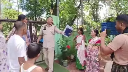 ঢেকিয়াজুলি ভাগ: ঢেকীয়াজুলিৰ ৬ নং ৱাৰ্ডৰ এঘৰত নিশা চোৰে চলালে চাফাই অভিযান, তদন্তৰ বাবে উপস্থিত ঢেকীয়াজুলি আৰক্ষী