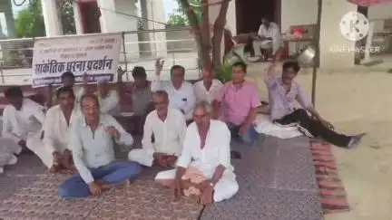 संगरिया: वार्ड 33 के नागरिकों का नगरपालिका के खिलाफ धरना आज भी जारी रहा