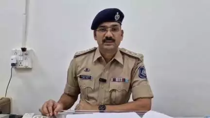 જામનગર શહેર: ધ્રોલમાં પ્રેમીએ લગ્નની ના પાડતા યુવતીએ કર્યો આપઘાત, લાલ બંગલા કચેરી ખાતે DySP એ વિગતો આપી