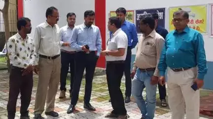 किशनगंज: EVM/वीवीपैट वेयरहाउस का मासिक निरीक्षण संपन्न, राजनैतिक दलों की उपस्थिति दर्ज की गई