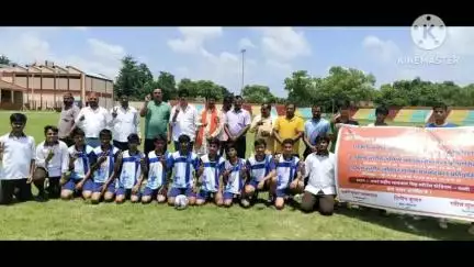 बस्ती: बस्ती जिले में भारतीय जनता पार्टी के जिला अध्यक्ष ने सत्य शाहिद सत्यमन सिंह स्टेडियम में खिलाड़ियों का परिचय लिया