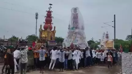 જામનગર શહેર: બેડી સહિતના વિસ્તારોમાં કલાત્મક તાજીયા નિહાળવા જનમેદની ઉમટી, વરસતા વરસાદમાં પણ ભવ્ય ઝુલુસ નીકળ્યું