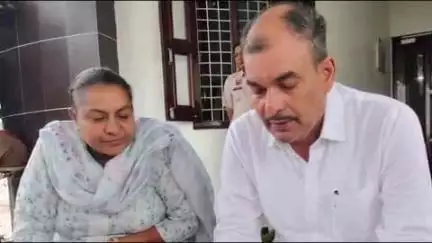 चरखी दादरी: पातुवास स्थित आवास पर विधायक उमेद पातुवास ने लगाया जनता दरबार, नागरिकों की सुनी जनसमस्याएं