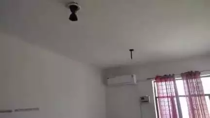 कोरांव: ब्लॉक मुख्यालय पर चोरों ने बीडीओ आवास का दरवाजा तोड़कर पंखे व किचन से बर्तन उठाए, एसी का तार काटा लेकिन खोल नहीं पाए