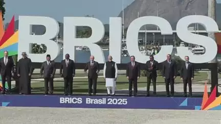प्रधानमंत्री नरेन्द्र मोदी और विश्व नेता ब्राजील में 17वें BRICS शिखर सम्मेलन में पारिवारिक तस्वीर के लिए एकत्रित हुए।