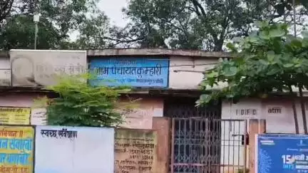 करमरी के बाद अब कुम्हारी में 15 लाख रुपए की लागत से बने पुल में भ्रष्टाचार का आरोप, स्पॉन में मिट्टी भरकर दिया गया स्लैब