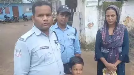 ফরিদপুর দুর্গাপুর: সিভি ভলেন্টিয়ারের সহযোগিতায় হারিয়ে যাওয়া সন্তানকে বেনাচিতির একটি মেডিকেলের দোকানের সামনে থেকে ফিরে পেল তার মা