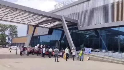ইংরেজবাজার: মালদা টাউন রেলওয়ে স্টেশনে স্বচ্ছতা সচেতনতা কর্মসূচির আয়োজন, উপস্থিত ডিভিশনাল রেলওয়ে ম্যানেজার