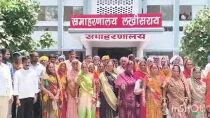 लखीसराय: नेमदारगंज में सड़क निर्माण को लेकर ग्रामीणों ने जिला मुख्यालय पर किया प्रदर्शन #jansamasya