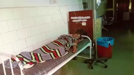 स्लीमनाबाद: बराखेरा में बिजली का तार लगाते समय करंट लगने से 60 वर्षीय वृद्धा झुलसी, अस्पताल में इलाज जारी