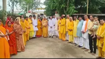 जीरापुर: गायत्री शक्तिपीठ हरिद्वार की दिव्या ज्योति शक्ति कलश यात्रा जीरापुर पहुंची, विधायक ने परिवार संग की पूजा