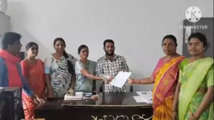 వర్ని: ఈనెల 9న బిఎల్ఓ ల ట్రైనింగ్ మీటింగ్ ను వాయిదా వేయాలి; రుద్రూర్ తాసిల్దార్ కార్యాలయంలో వినతిపత్రం అందజేసిన బిఎల్వోలు