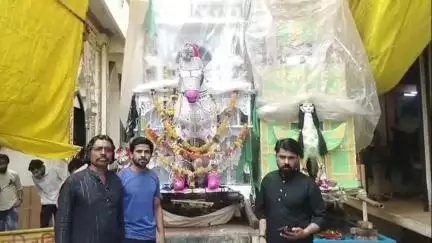 खिलचीपुर: नगर में मातमी धुनों के साथ सुपुर्द-ए-खाक हुए ताजिये, युवाओं ने अखाड़े में दिखाए करतब