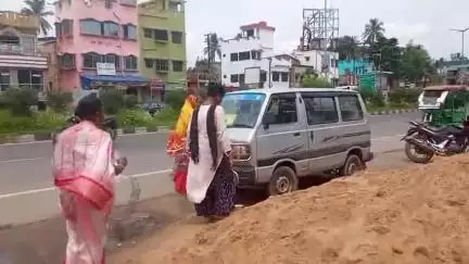 নাকাশিপাড়া: হাসপাতাল পাড়া কেরোসিন কলোনি থেকে নিখোঁজ এক যুবক, তার সন্ধানে প্রশাসনের দ্বারস্থ মা  মিসিং ডাইরি করে প্রতিক্রিয়া দিলেন