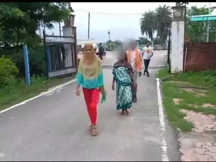 एमपी के सिंगरौली में नाबालिग़ आदिवासी लड़की से हुआ दुष्कर्म, FIR  के लिए 4 दिन तक थाने के चक्कर लगाती रही पीड़िता Source: @rupesh.chaturvedi123