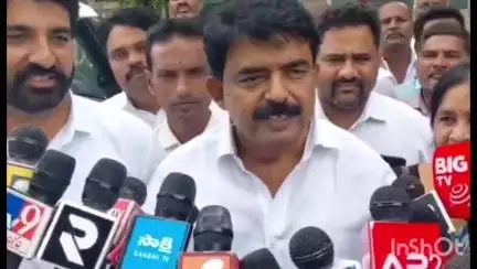 రాష్ట్రంలో కేసులు పెడితే జెండాలు మోసే వారు ఆగరు పెరుగుతూనే ఉంటారు వైసిపి నేత పేర్ని నాని