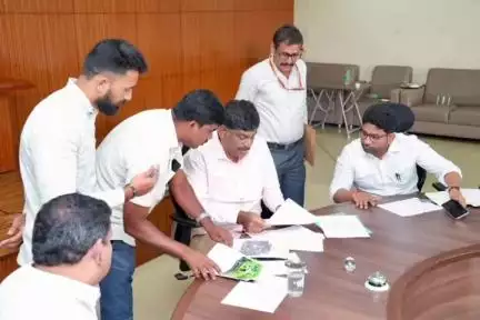 ಕನಕಪುರ: ಅನ್ನದಾತರ ಕ್ಷೇಮವೇ ನಮ್ಮ ಆದ್ಯತೆ: ನಗರದಲ್ಲಿ ಬಮೂಲ್ ಅಧ್ಯಕ್ಷ ಡಿ.ಕೆ.ಸುರೇಶ್