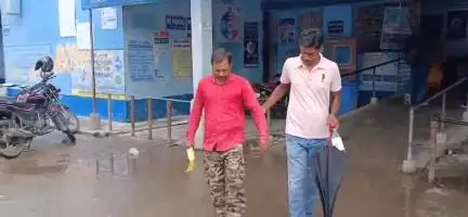 মিনাখাঁ: কাঠমানি না দেওয়ায় হাড়োয়া এলাকায় এক ব্যক্তিকে মারধরের অভিযোগ, আহত কে আনা হয় মিনাখা হাসপাতালে