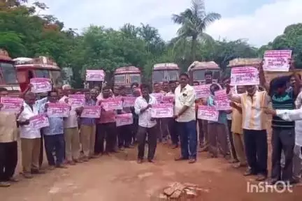రవాణా రంగ కార్మికుల రక్షణకై బోర్డు ఏర్పాటుకై జులై 9 దేశవ్యాప్త సమ్మెలో పాల్గొనండిAIRTWF జిల్లా కోకన్వీనర్ జగన్మోహన్రావు